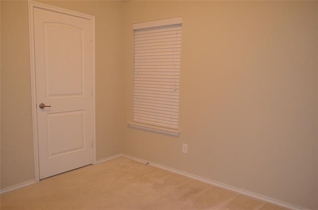 Building Photo - 9604 Sleepy Hollow Dr