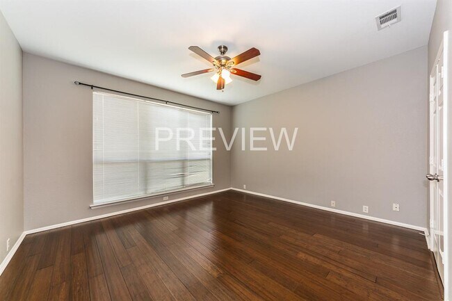 Building Photo - 2504 Prospect Hill Dr