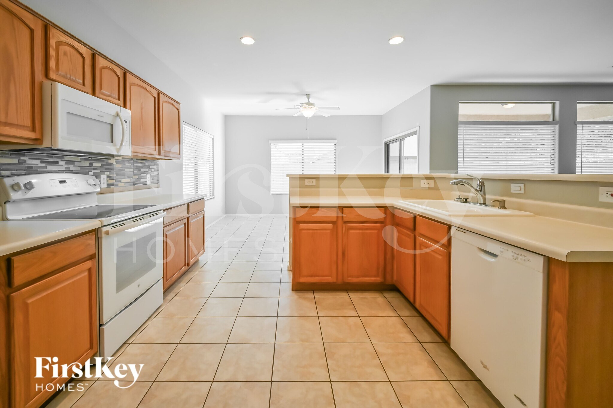 Building Photo - 3032 E Pinto Valley Rd