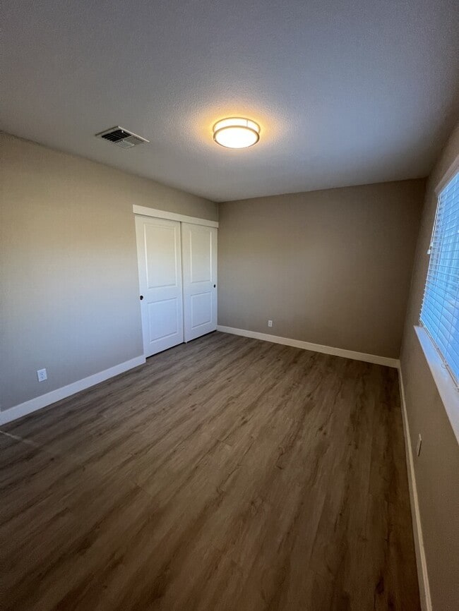 Building Photo - 5535 Skyridge Dr