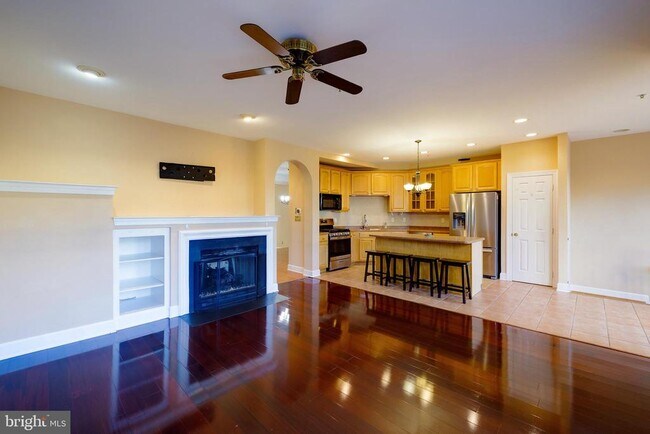 Building Photo - 303 Inspiration Ln