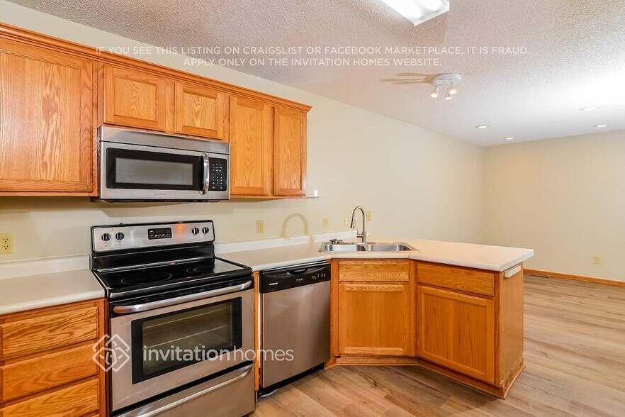 Building Photo - 1705 Stone Meadow Blvd