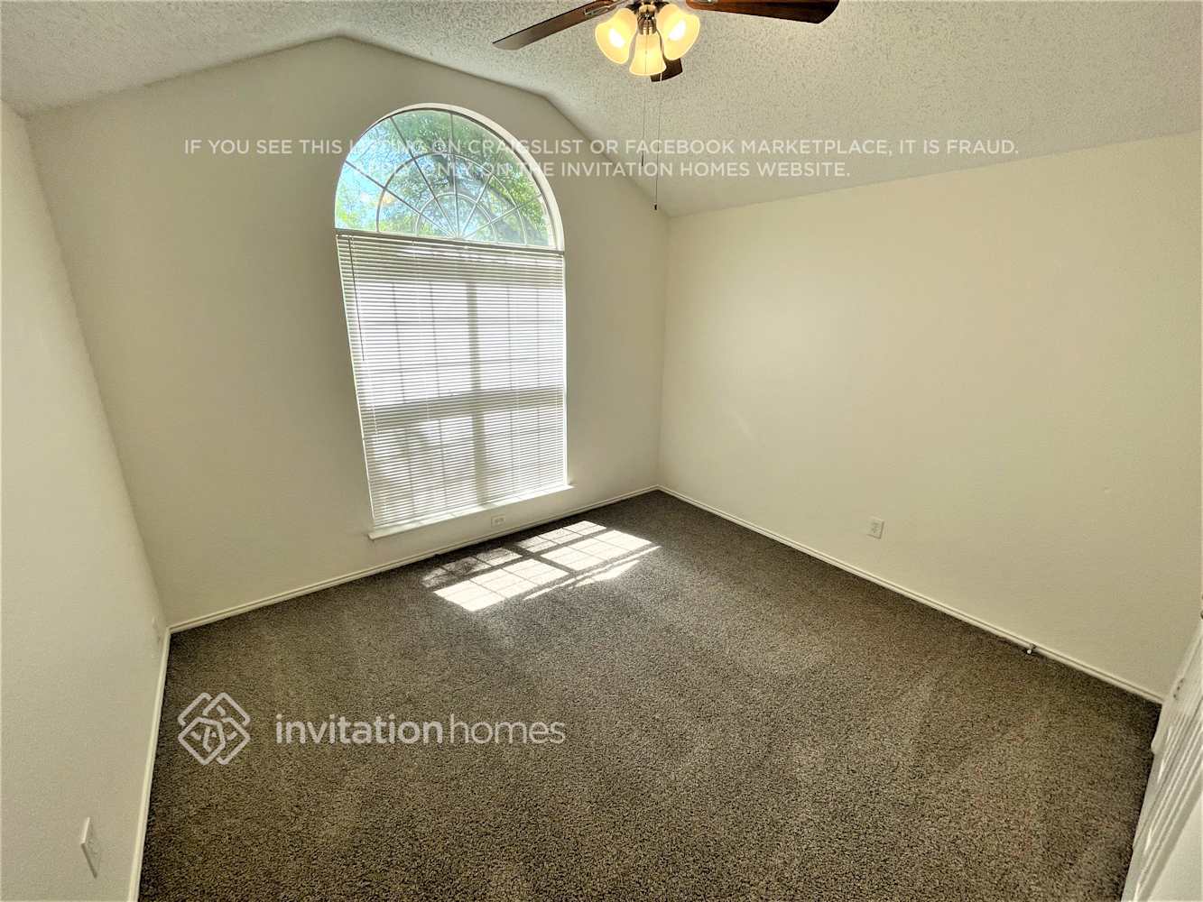 Building Photo - 837 Twin Creek Dr