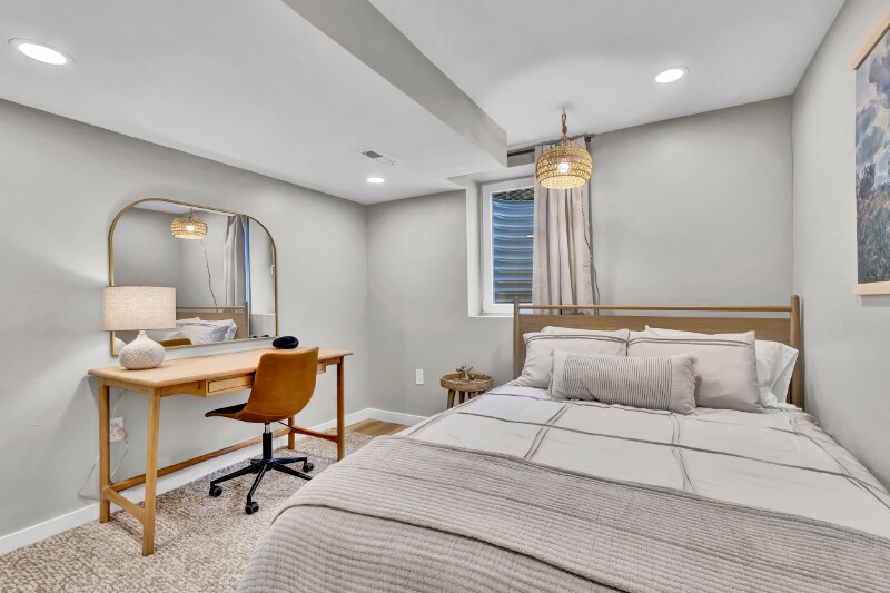 Building Photo - 1319 S Lincoln St