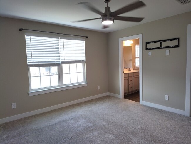 Building Photo - Beautiful, 2 Story home located in the Harkey Creek Community in Monroe NC!