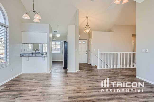 Building Photo - 995 Cobblestone Dr
