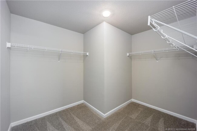 Building Photo - 407 Salisbury Cir
