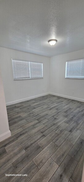 Building Photo - 633 11th St