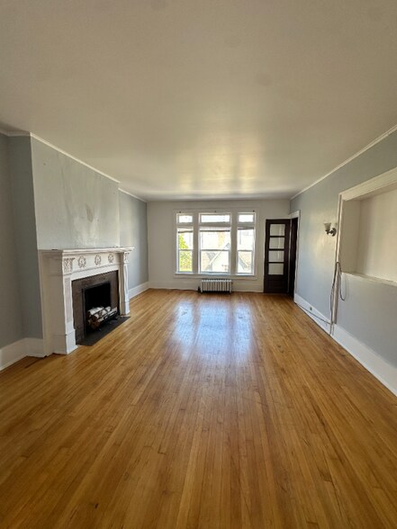 Primary Photo - 1030 N Marshall St