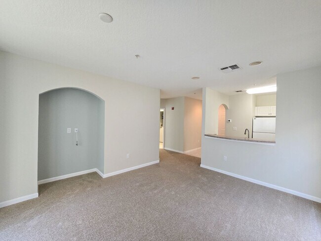 Building Photo - 1 bedroom condo in a resort like community