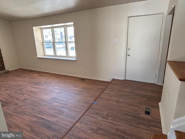 Building Photo - 60 Stonegate Dr