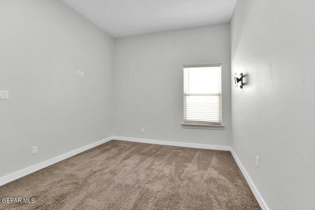 Building Photo - 13405 Emerald Glass Dr