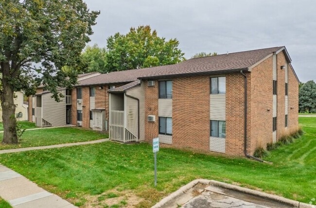 Building Photo - 1220 Hardin Dr