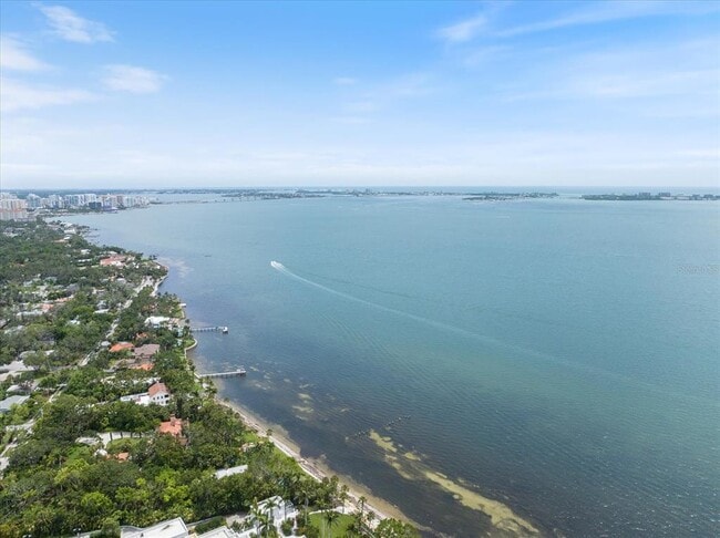 Building Photo - 960 Highland St