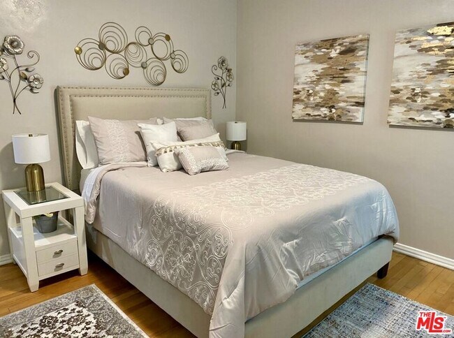 Building Photo - 5944 Irvine Ave