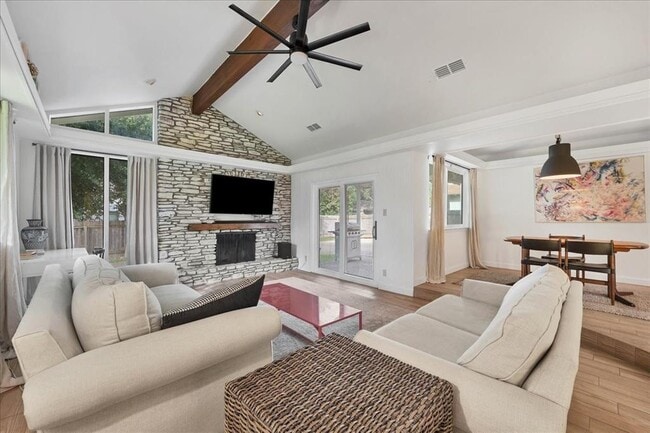 Building Photo - 8800 Willowick Dr