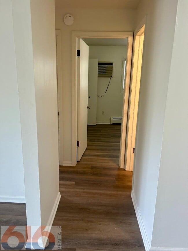 Building Photo - 630 56th St SE