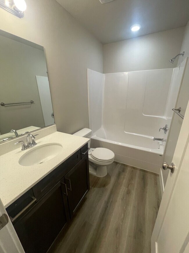 Building Photo - Cedar Reserve!