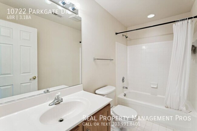 Building Photo - 10722 Parkgate Dr