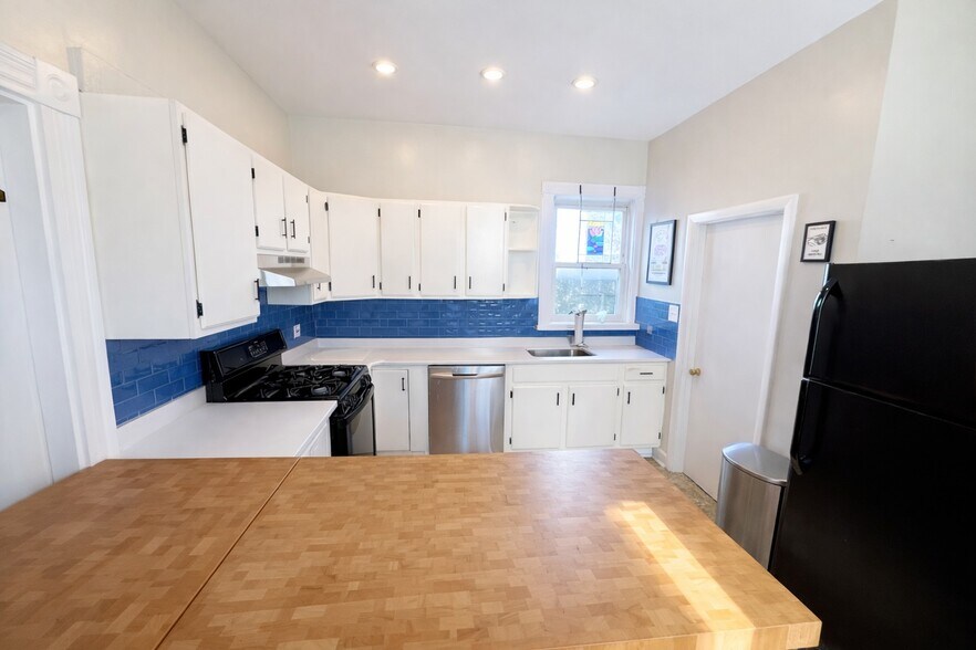 Kitchen - 16 Lincoln St