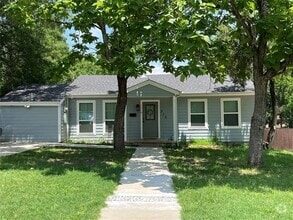 Building Photo - 315 Mannington Dr