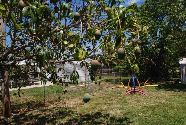 Building Photo - 3110 SW 33rd Ave