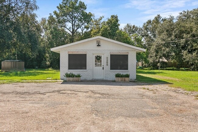 Building Photo - 1300 Kansas Ave S