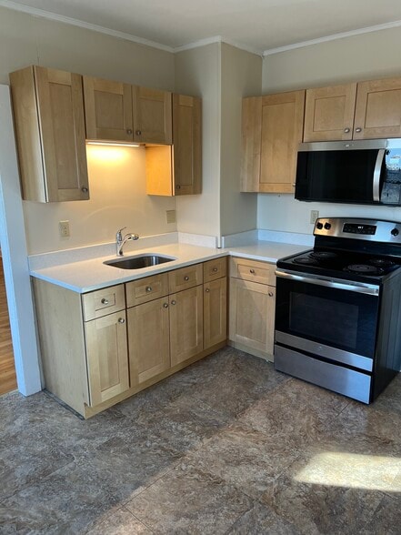 Building Photo - 63 Wood St