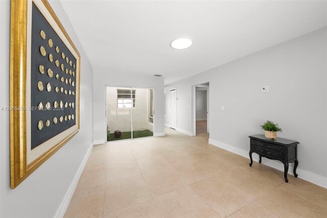 Building Photo - 31 NW 108th Ct