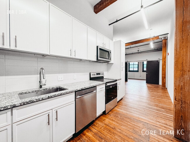 Building Photo - 802 Broadway Blvd