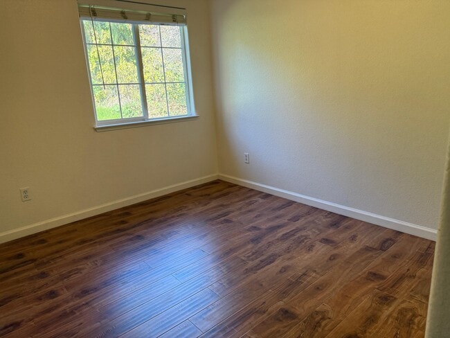 Building Photo - 27 Meritage Common