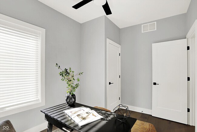 Building Photo - 816 East 21st St