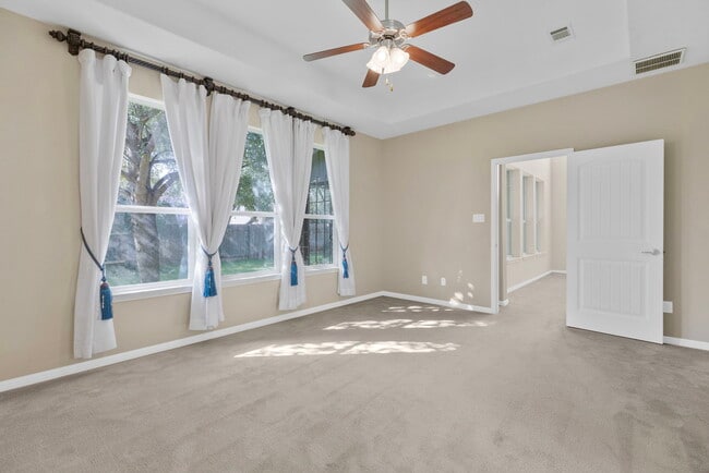 Building Photo - 2406 Sweetwater Ln