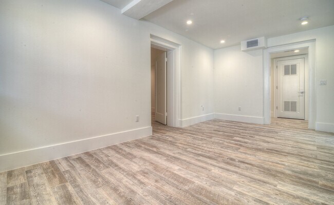 Building Photo - 3109 Walling Dr