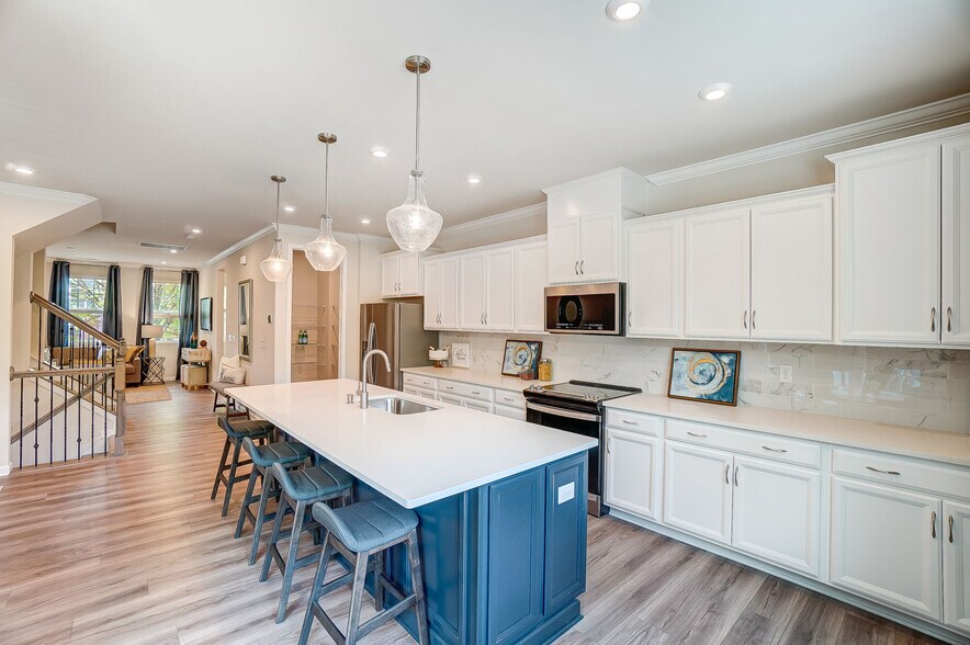 Kitchen - 16728 Summers Walk Blvd