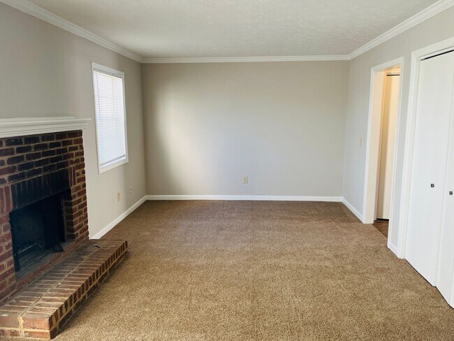 Building Photo - Welcome to Smyrna! Prime location, newly renovated, private fenced backyard, must see!