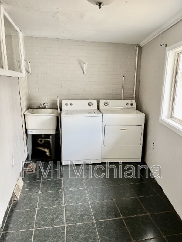 Building Photo - 3407 Kent Ln