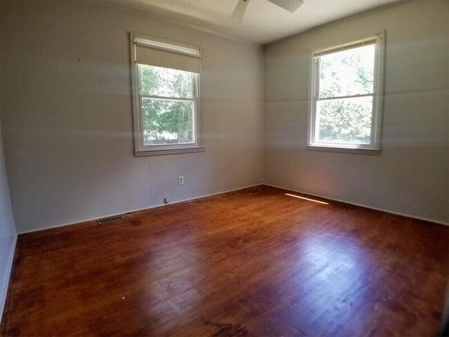 Building Photo - 564 McAbee Rd