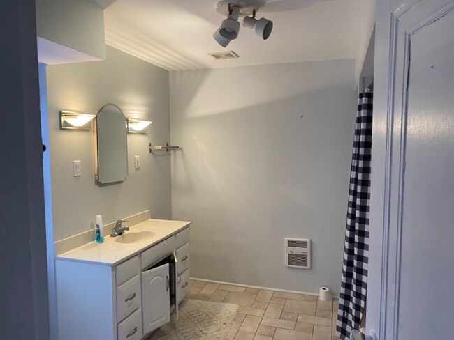 Building Photo - 66 S 22nd St