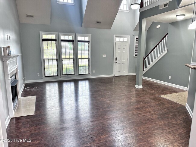 Building Photo - 300 Walkens Woods Ln