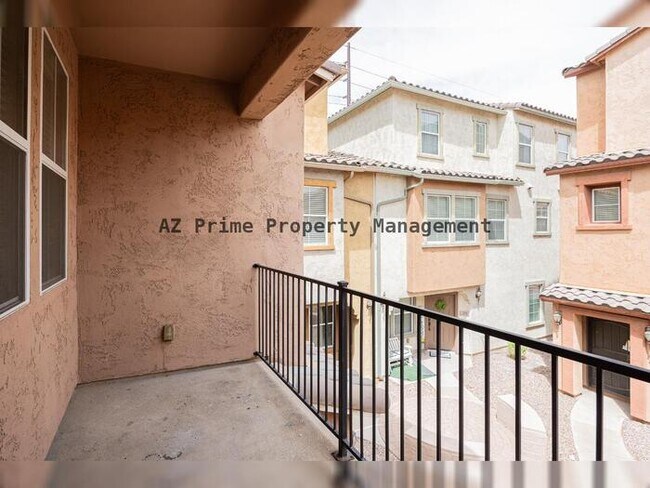 Building Photo - 2032 N 78th Glen