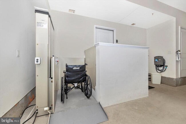 Building Photo - 10777 Symphony Park Dr