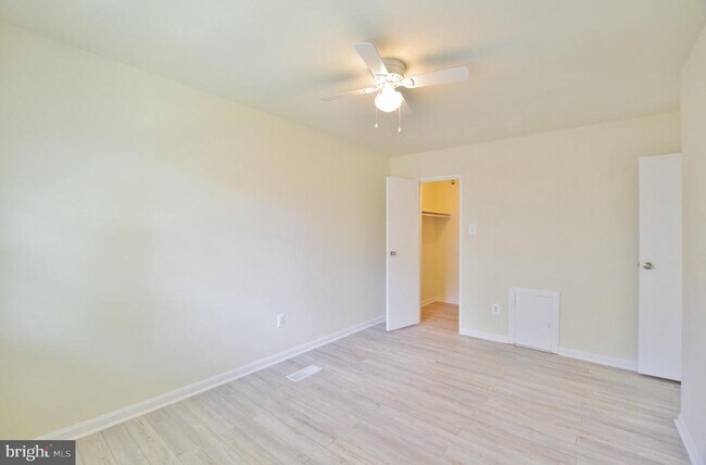 Building Photo - 8612 Walutes Cir