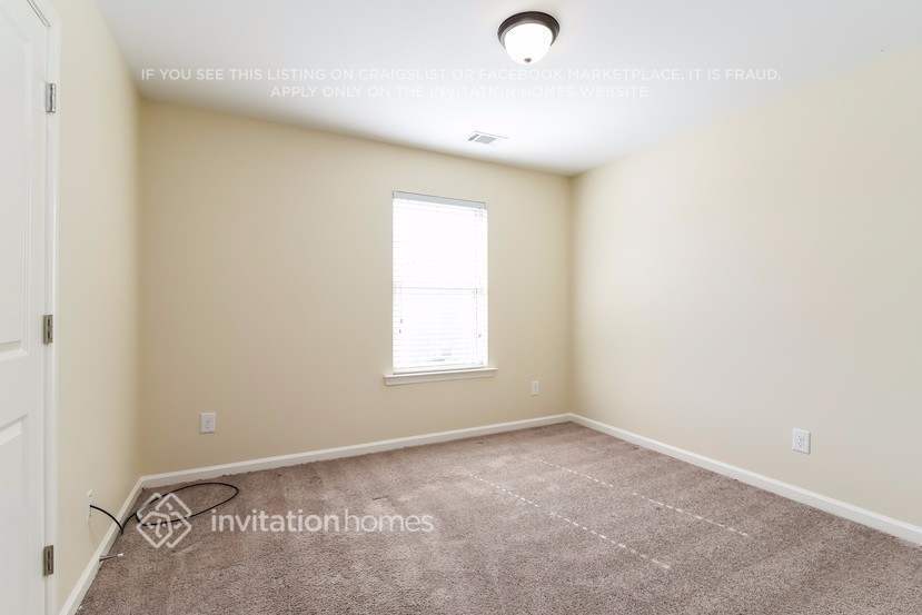 Building Photo - 3467 Rosebud Park Dr