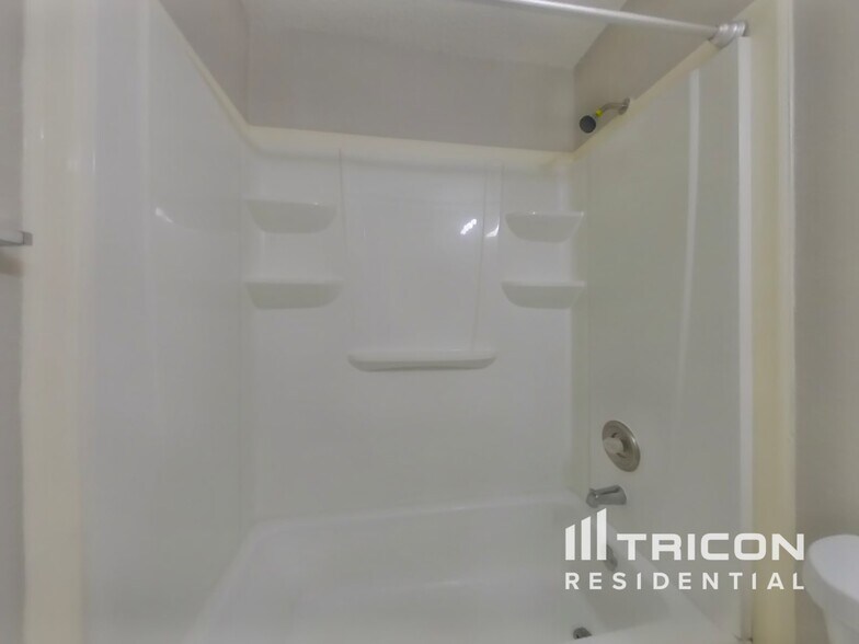 Building Photo - 3107 Lucida Ln