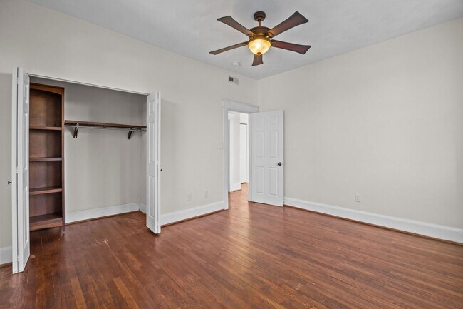 Building Photo - Cool Norfolk Apartment-Rest of November Free!