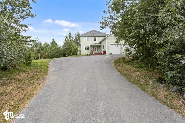 Building Photo - Spacious 5BD/3BA Home!