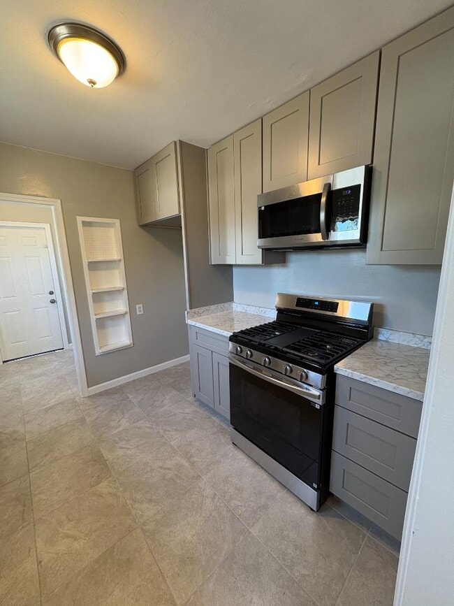 Building Photo - 8132 Tapia Via Dr