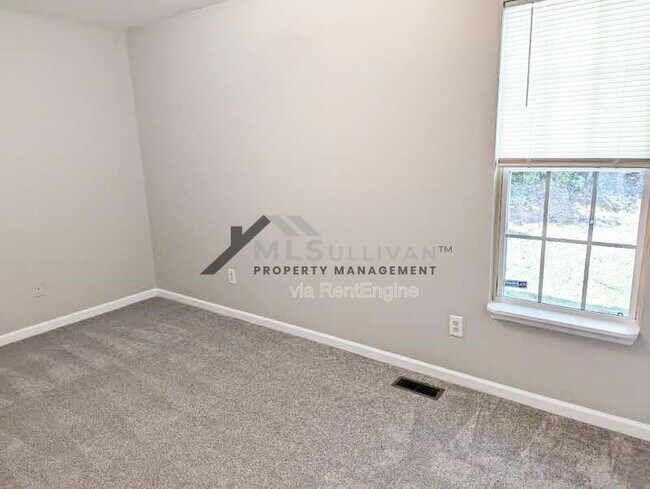 Building Photo - 200 Belle Ct