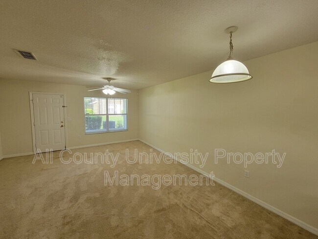 Building Photo - 2348 SW 42nd Dr